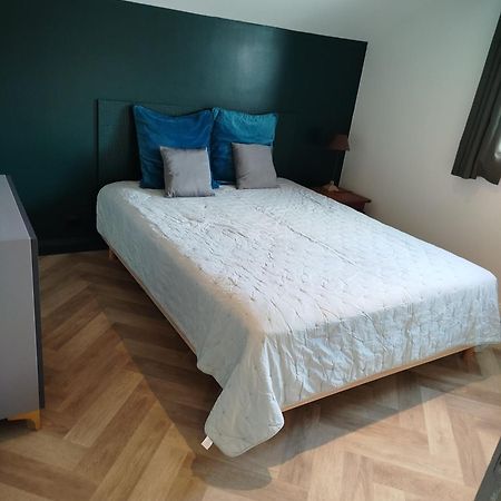 Blue And Green Rooms Англе Екстериор снимка