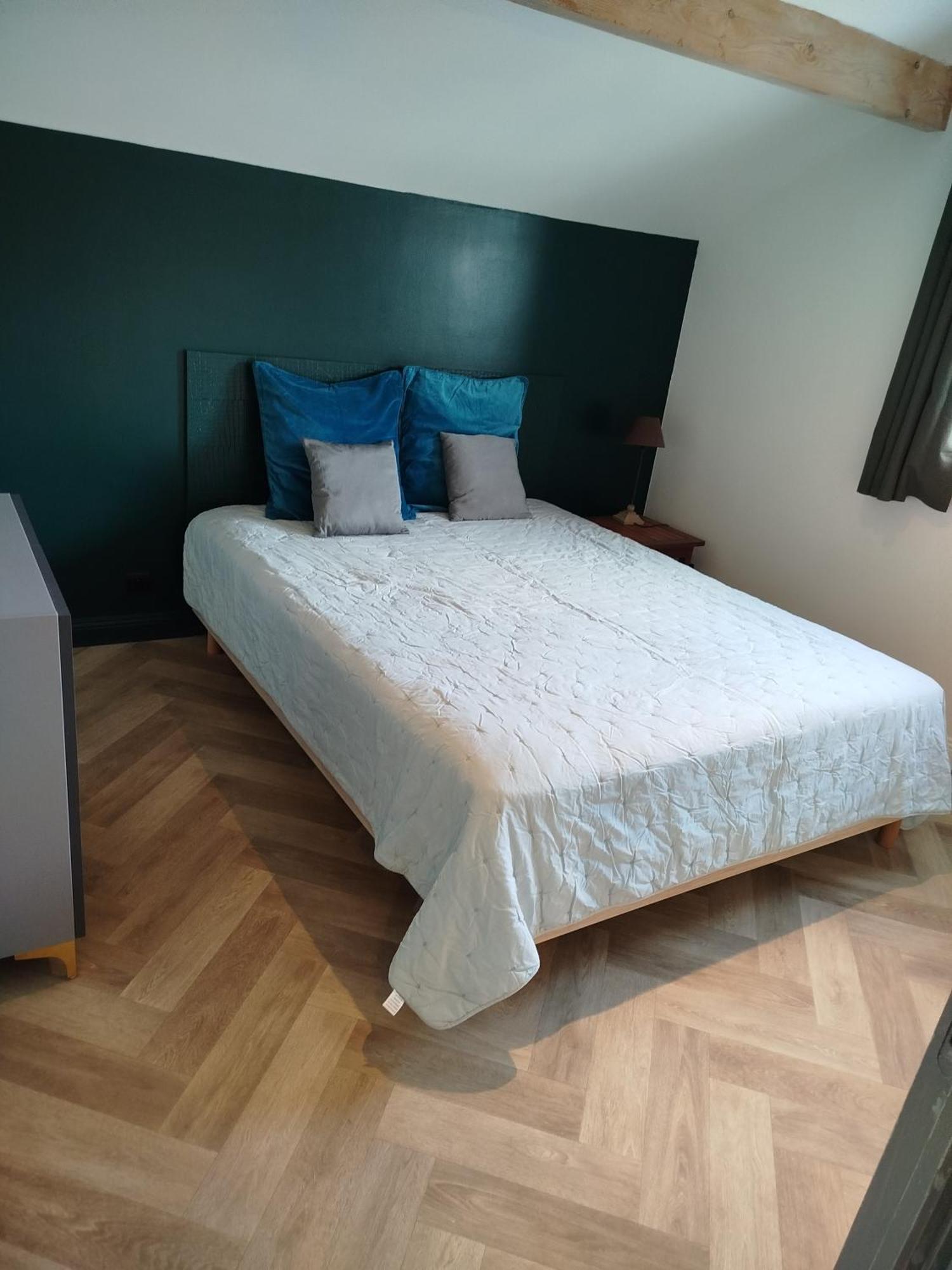 Blue And Green Rooms Англе Екстериор снимка